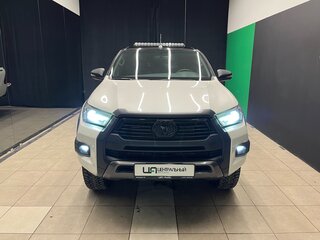 2021 Toyota Hilux VIII Рестайлинг 2, белый, 5400000 рублей, вид 2