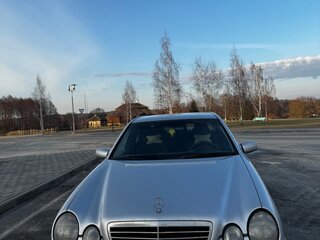 2000 Mercedes-Benz E-Класс 220 II (W210, S210) Рестайлинг, серебристый, 512504 рублей, вид 2