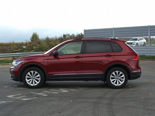 2021 Volkswagen Tiguan II Рестайлинг, красный, 1945000 рублей, вид 2