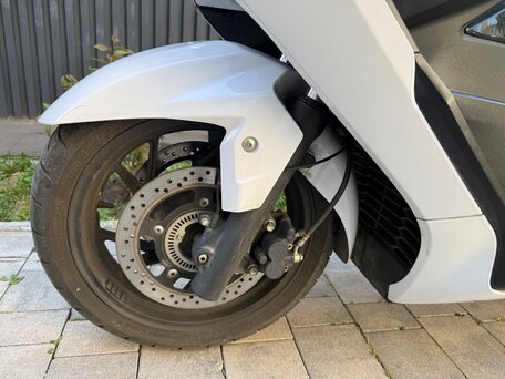2018 Suzuki Burgman (SkyWave) 400, белый, 400000 рублей, вид 3