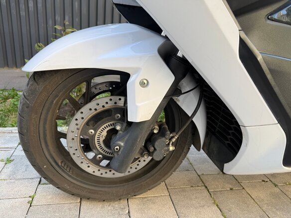 2018 Suzuki Burgman (SkyWave) 400, белый, 385000 рублей - вид 2