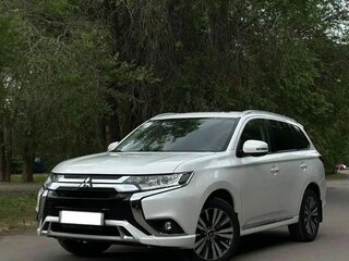 2022 Mitsubishi Outlander III Рестайлинг 3, белый, 2100000 рублей, вид 1