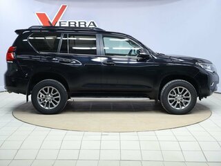 2018 Toyota Land Cruiser Prado 150 Series Рестайлинг 2, чёрный, 5250000 рублей, вид 4