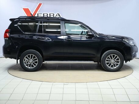 2018 Toyota Land Cruiser Prado 150 Series Рестайлинг 2, чёрный, 5250000 рублей, вид 4