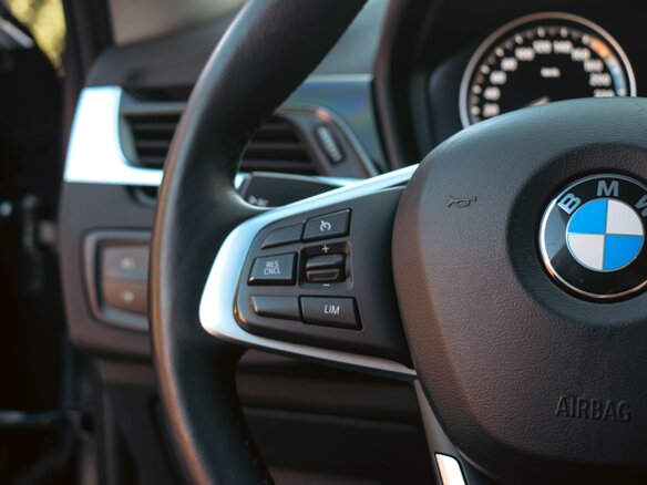 2018 BMW X1 20i xDrive II (F48), серый, 2530000 рублей - вид 12