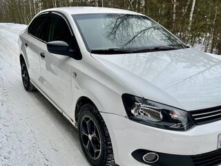 2011 Volkswagen Polo V, белый, 535000 рублей, вид 2