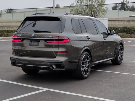 2025 BMW X7 40i I (G07) Рестайлинг, коричневый, 10674825 рублей, вид 5