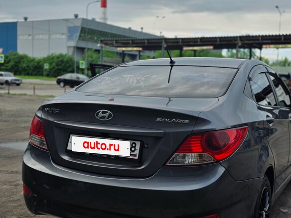 2012 Hyundai Solaris I, серый, 699000 рублей - вид 4