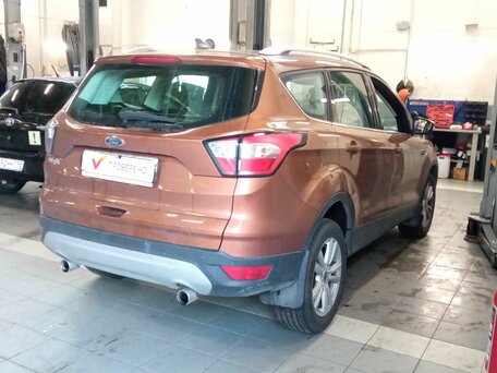 2019 Ford Kuga II Рестайлинг, коричневый, 1788000 рублей, вид 3