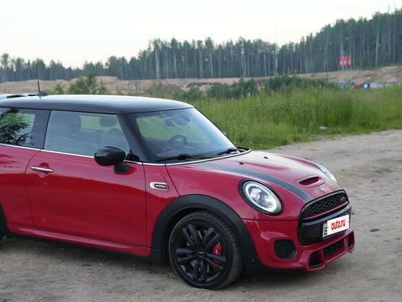2019 Mini Hatch JCW III (F55/F56) Рестайлинг, красный - вид 5