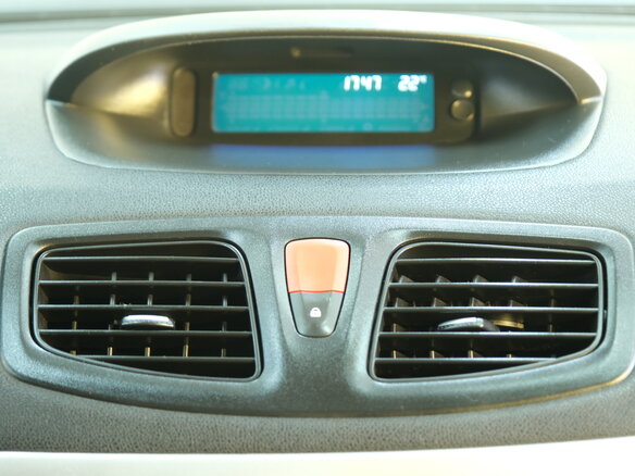 2011 Renault Fluence I, серый - вид 12