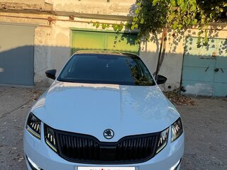 2018 Skoda Octavia III (A7) Рестайлинг, белый, 1599000 рублей, вид 4
