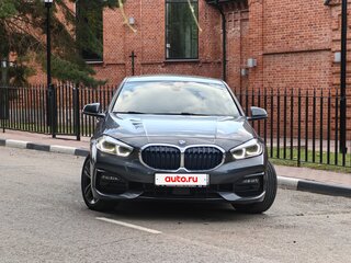 2021 BMW 1 серии 118d III (F40), серый, 3050000 рублей, вид 3