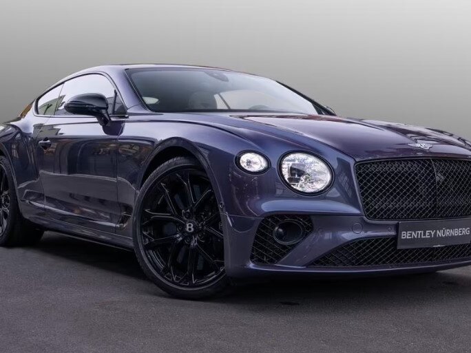 Открыть фотографии: Bentley Continental GT III
