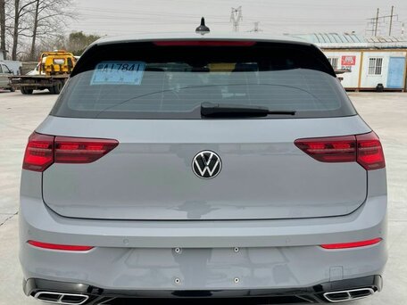 2021 Volkswagen Golf VIII, серый, 2020000 рублей, вид 5