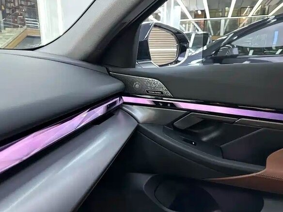 2025 BMW 5 серии 530Li xDrive VIII (G60/G61/G68), синий - вид 11