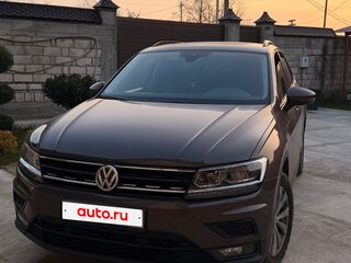 2020 Volkswagen Tiguan II, коричневый, 2300000 рублей, вид 2