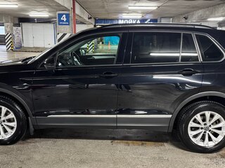 2021 Volkswagen Tiguan II Рестайлинг, чёрный, 3775000 рублей, вид 5