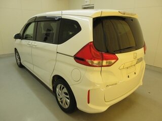 2019 Honda Freed II, белый, 1212000 рублей, вид 4