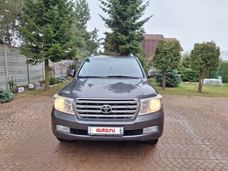 2011 Toyota Land Cruiser 200 Series, серый, 3050000 рублей, вид 2