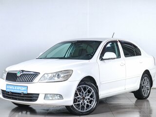 2013 Skoda Octavia II (A5) Рестайлинг, белый, 899000 рублей, вид 3