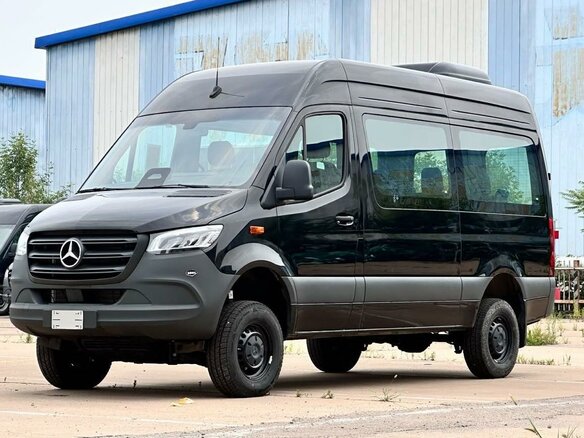 2026 Mercedes-Benz Sprinter, чёрный - вид 1