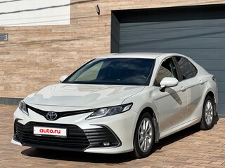 2021 Toyota Camry VIII (XV70) Рестайлинг, белый, 2550000 рублей, вид 2