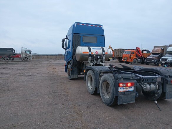 2023 IVECO-Hongyan 6x4 (CQ4256), белый, 3537950 рублей - вид 3