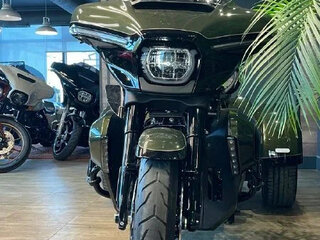 2026 Harley-Davidson CVO Tri Glide, зелёный, 7150000 рублей, вид 4