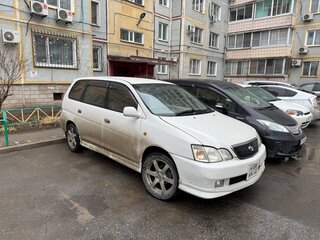 1998 Toyota Gaia, белый, 650000 рублей, вид 3