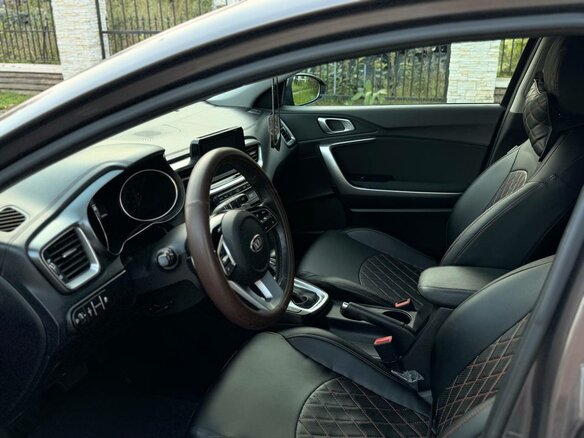 2020 Kia Ceed III, коричневый, 2170000 рублей - вид 10