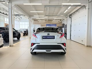 2017 Toyota C-HR I, белый, 1999900 рублей, вид 5
