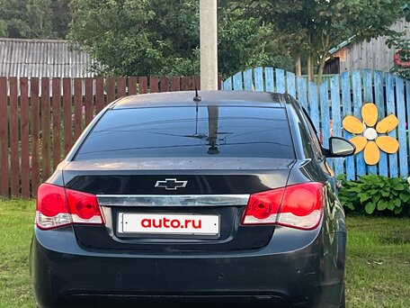 2010 Chevrolet Cruze I, чёрный, 400000 рублей, вид 4