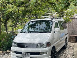 1998 Toyota Regius I, белый, 870000 рублей, вид 3