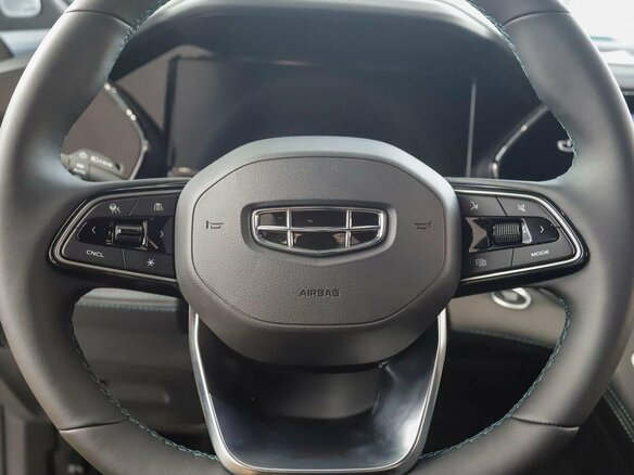 2026 Geely Monjaro I Рестайлинг, белый - вид 13