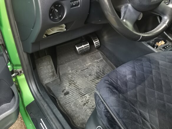 2011 Skoda Fabia II Рестайлинг, зелёный, 950000 рублей - вид 12