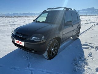 2017 Chevrolet Niva I Рестайлинг, коричневый, 780000 рублей, вид 3