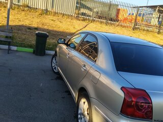 2005 Toyota Avensis II, серебристый, 680000 рублей, вид 3