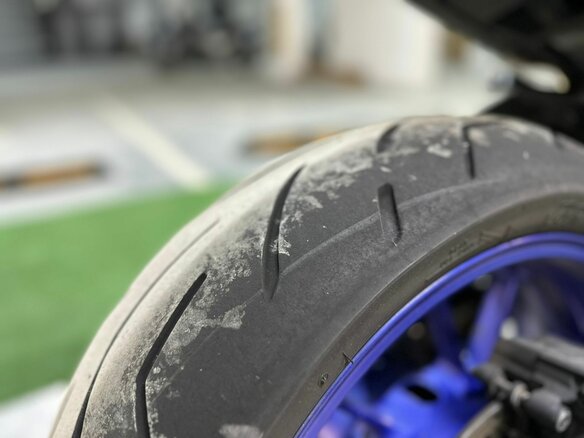 2015 Yamaha MT-09 Tracer (FJ-09), серебристый, 645000 рублей - вид 6