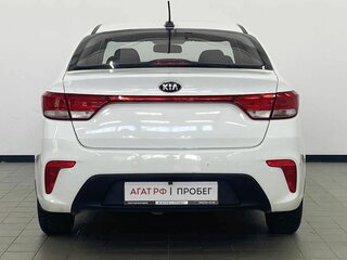 2018 Kia Rio IV, белый, 930000 рублей, вид 4