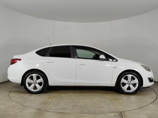 2013 Opel Astra J Рестайлинг, белый, 665000 рублей, вид 4