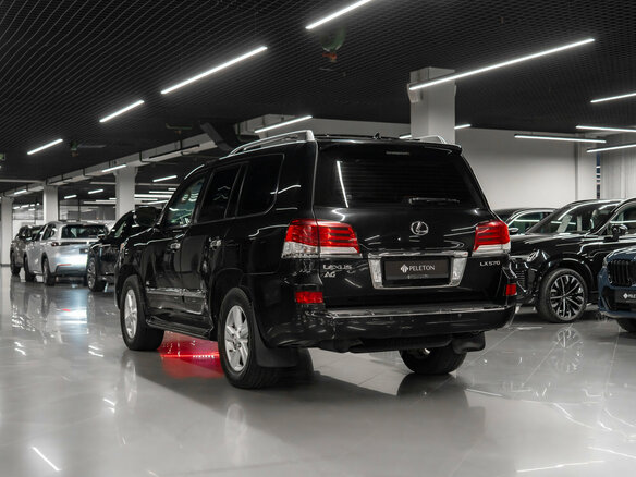 2013 Lexus LX 570 III Рестайлинг, чёрный, 4950000 рублей - вид 3