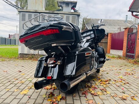 2017 Harley-Davidson Ultra Limited, чёрный, 1790000 рублей, вид 3