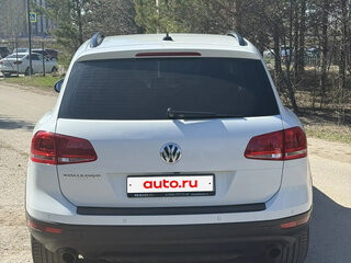 2017 Volkswagen Touareg II Рестайлинг, белый, 2900000 рублей, вид 4