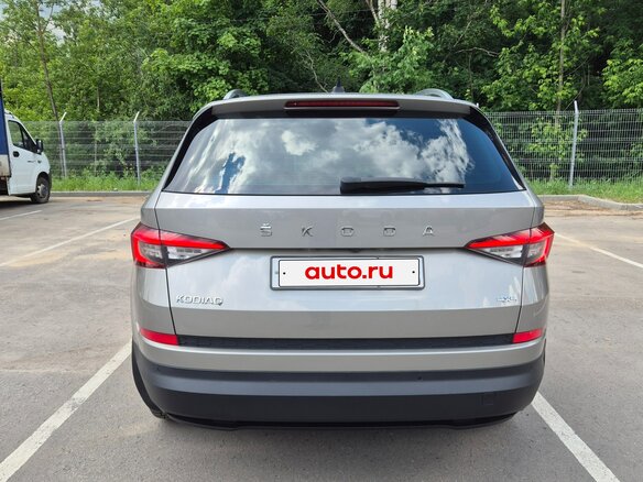 2021 Skoda Kodiaq I, бежевый, 2800000 рублей - вид 3