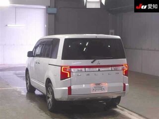 2023 Mitsubishi Delica D:5 I Рестайлинг, белый, 2780000 рублей, вид 3