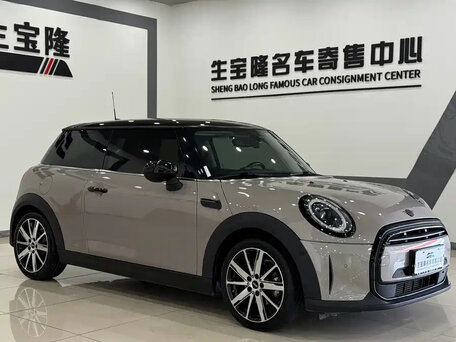 2022 Mini Hatch Cooper III (F55/F56) Рестайлинг 2, серый, 1980000 рублей, вид 1