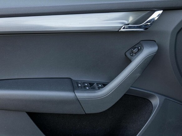 2019 Skoda Octavia III (A7) Рестайлинг, белый, 1518811 рублей - вид 13