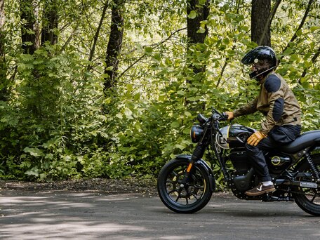 2024 Royal Enfield Hunter, чёрный, 390000 рублей, вид 2
