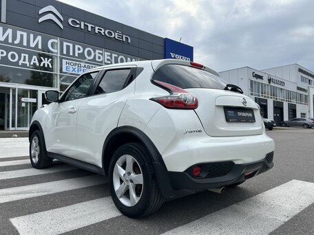 2018 Nissan Juke I Рестайлинг, белый, 1390000 рублей, вид 5
